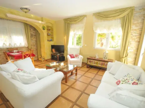 Izdavanje, dvosoban stan, 64m², Centar, Budva