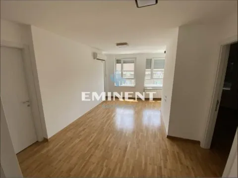 Stan in Zvezdara Sve Podlokacije