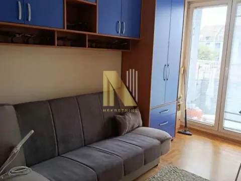 Izdavanje, trosoban stan, 73m², Centar, Novi Sad - image 7