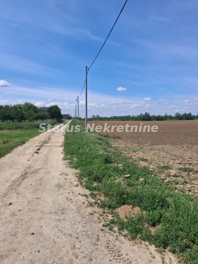 Prodaja, plac, 738m², Futog, Novi Sad Sve Podlokacije