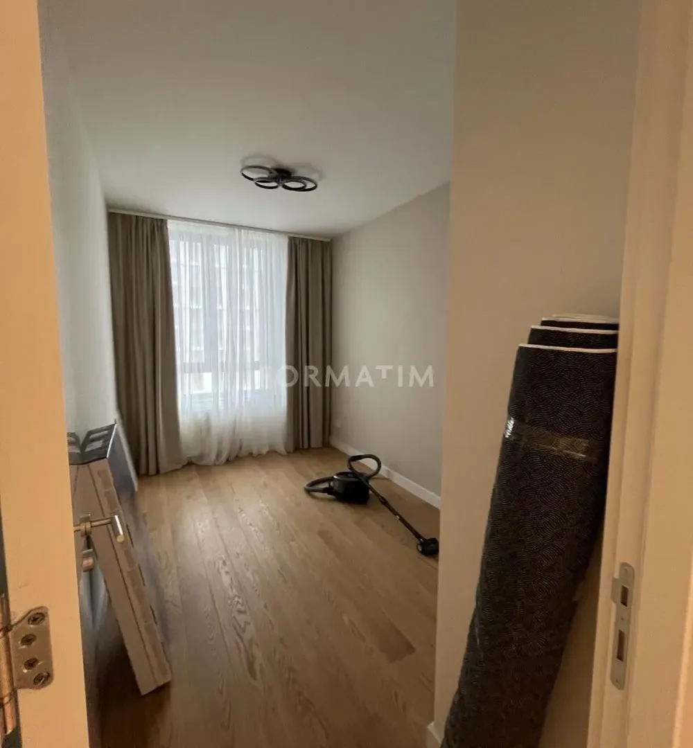 Izdavanje, trosoban stan, 84m², Savski Venac, Beograd