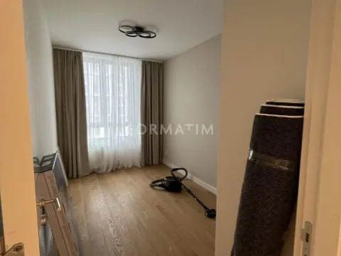 Izdavanje, trosoban stan, 84m², Savski Venac, Beograd - image 11