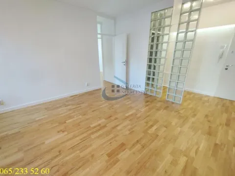 Rent, two bedroom apartment, 58m², Čukarica, Beograd - image 2