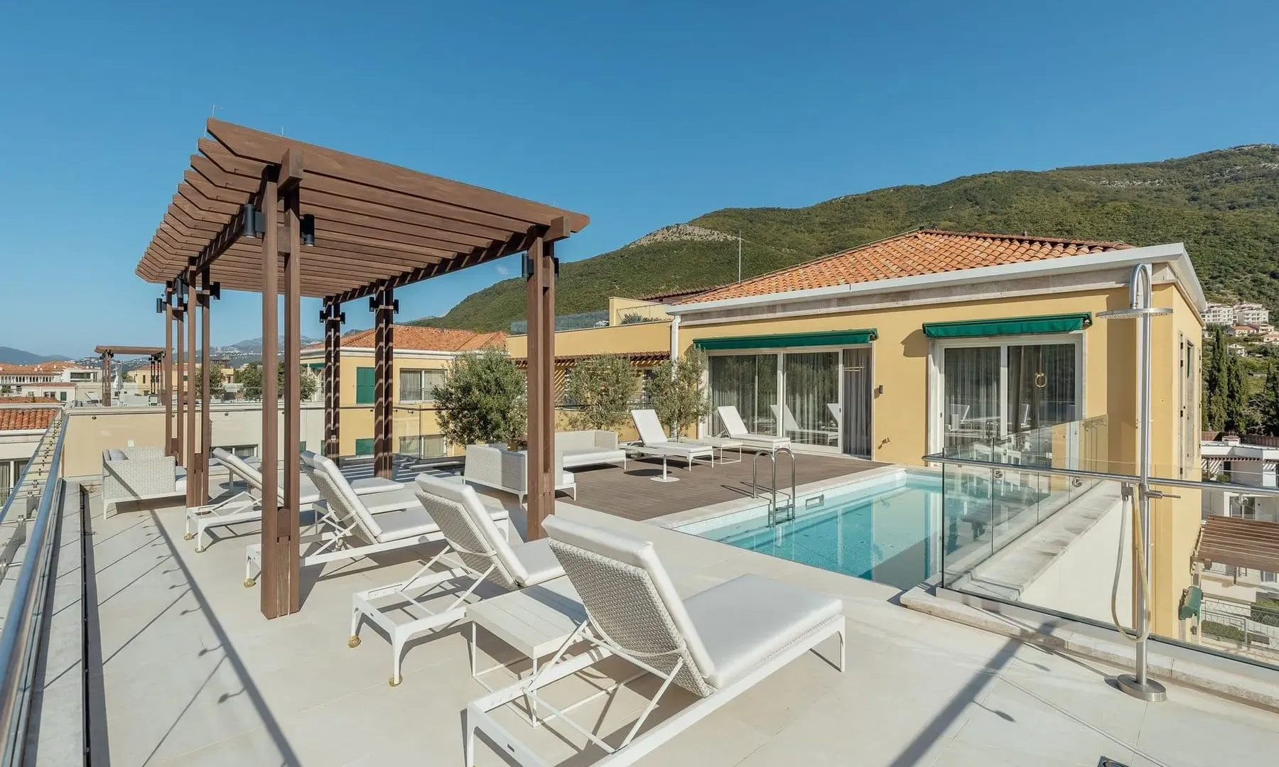 Prodaja, trosoban stan, 382m², Portonovi, Herceg Novi