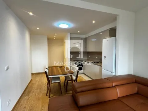 Izdavanje, trosoban stan, 81m², Savski Venac, Beograd - image 2