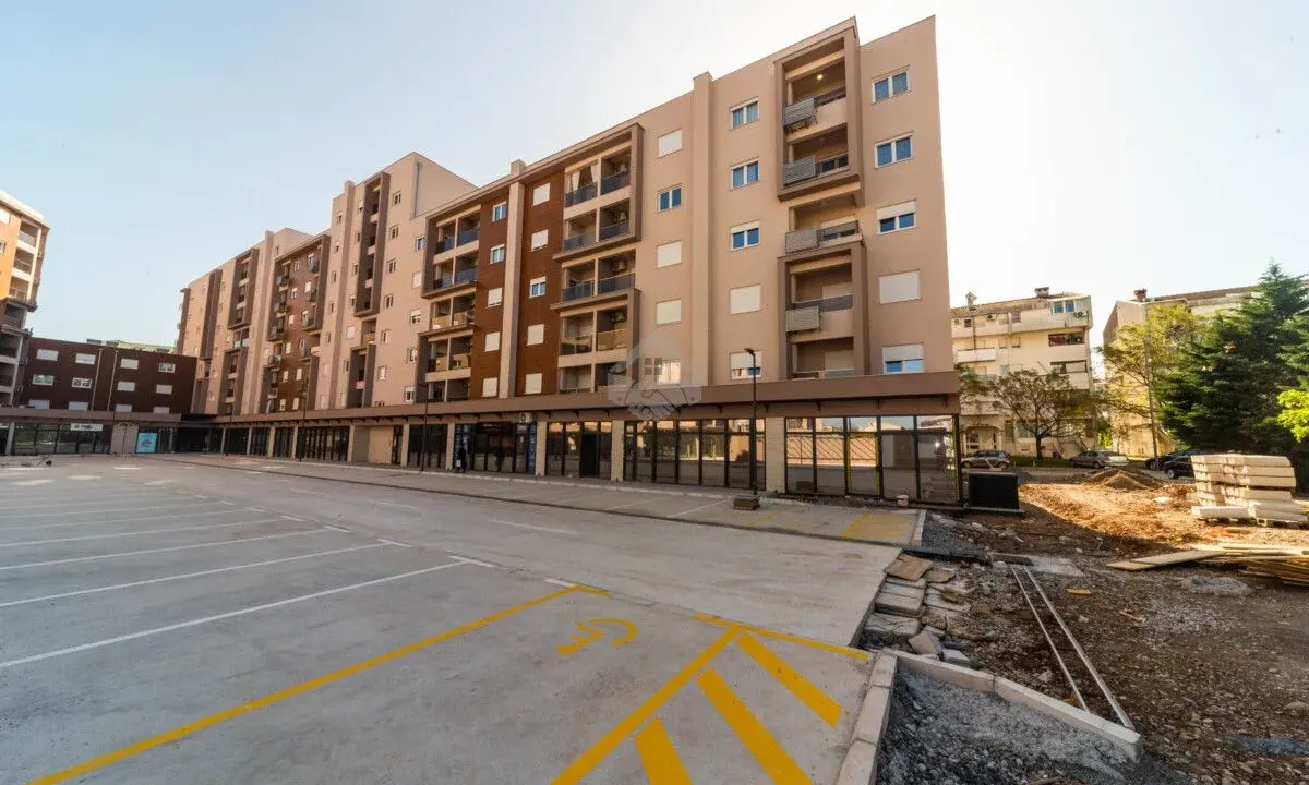 Izdavanje, poslovni prostor, 50m², Stari Aerodrom, Podgorica