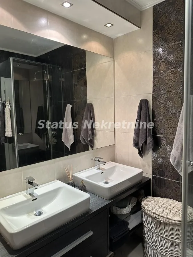 Prodaja, četvorosoban stan, 134m², Grbavica, Novi Sad Sve Podlokacije