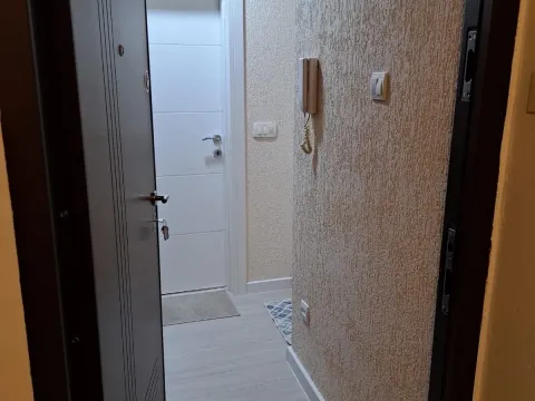 Sale, two bedroom apartment, 60m², Centar, Bar - image 2