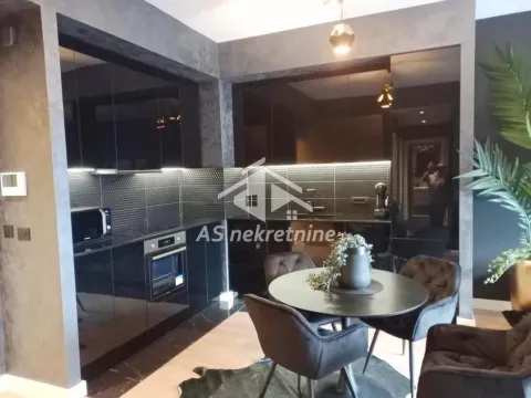 Izdavanje, trosoban stan, 80m², Savski Venac, Beograd - image 14