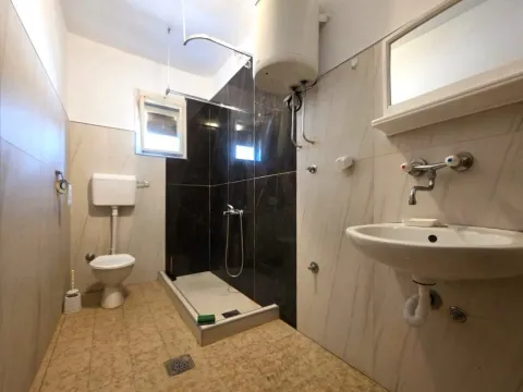 Rent, house, 110m², Tološka šuma, Podgorica - image 13