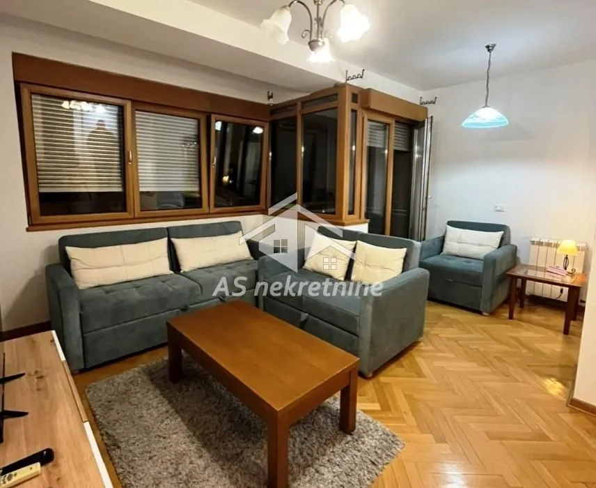 Izdavanje, dvosoban stan, 55m², Kalenić Pijaca, Vračar Sve Podlokacije