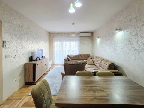 Izdavanje, dvosoban stan, 65m², Stari Aerodrom, Podgorica - image 12
