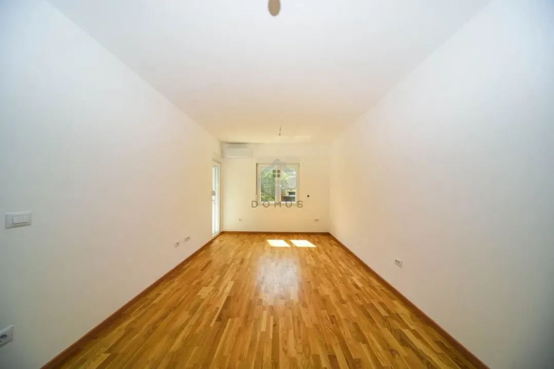 Izdavanje, jednosoban stan, 42m², Zagorič, Podgorica