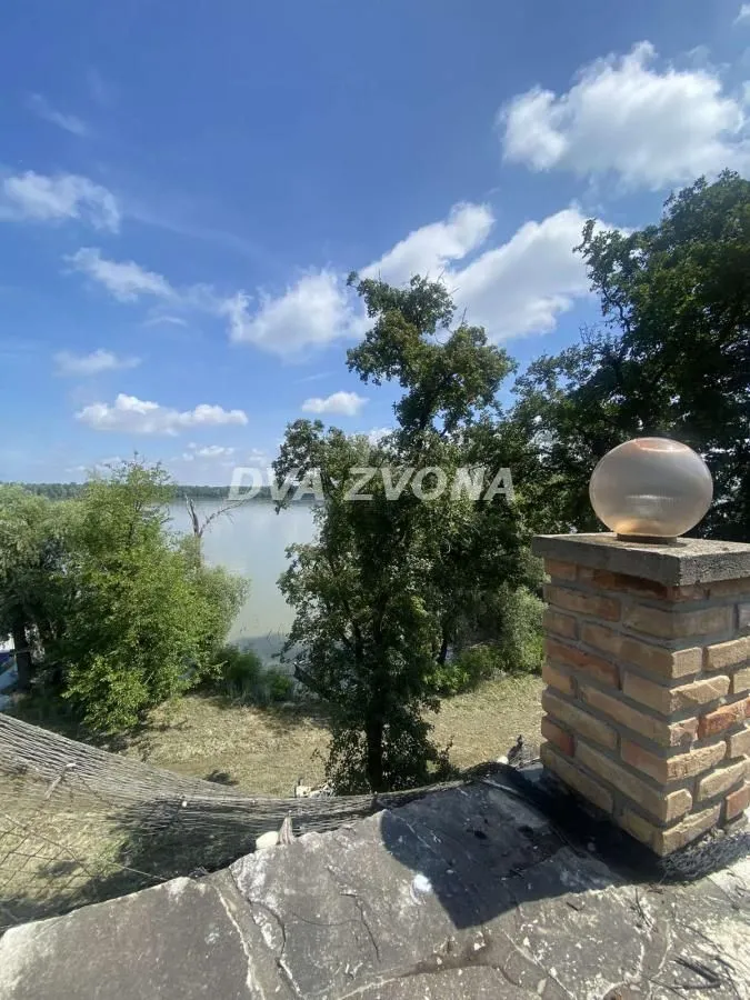 Prodaja, ugostiteljski objekat, 280m², Čortanovci, Inđija