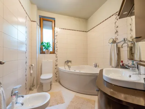 Sale, house, 305m², Orahovac, Kotor - image 26