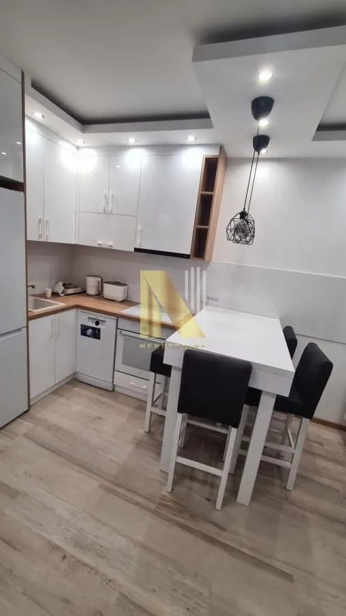 Izdavanje, dvosoban stan, 45m², Bulevar Oslobodjenja, Novi Sad Sve Podlokacije