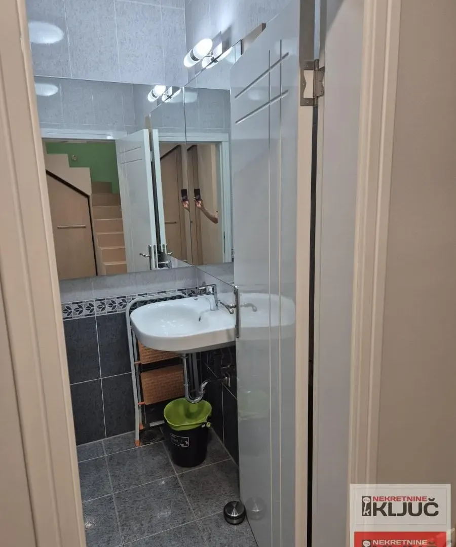 Prodaja, četvorosoban stan, 119m², Nova Detelinara, Novi Sad Sve Podlokacije