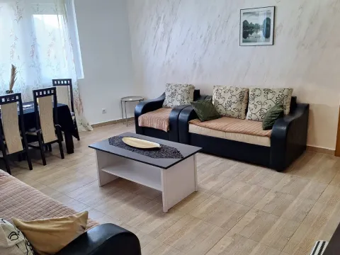 Izdavanje, dvosoban stan, 75m², Dumidran, Tivat - image 5