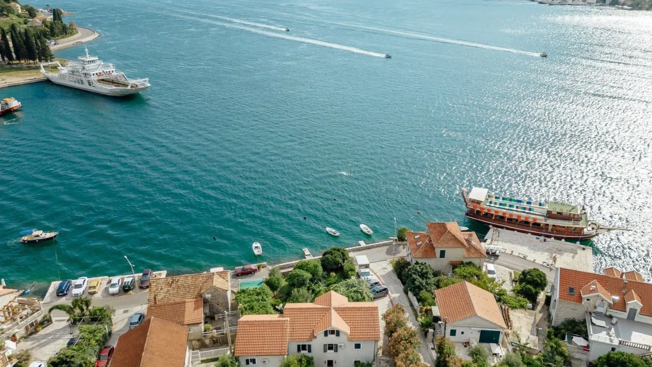 Prodaja, kuća, 291m², Lepetani, Tivat