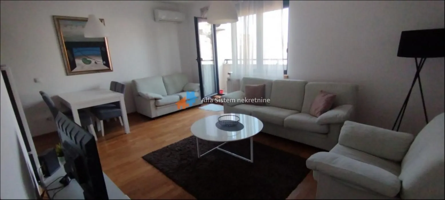 Rent, two bedroom apartment, 55m², Vračar Sve Podlokacije, Beograd