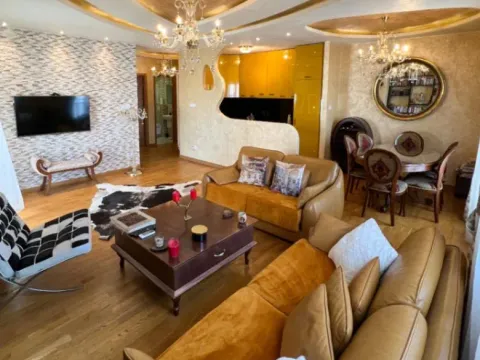 Prodaja, trosoban stan, 98m², City Kvart, Podgorica - image 2