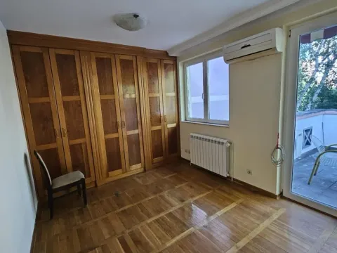 Izdavanje, poslovni prostor, 343m², Slavujev Venac, Zvezdara Sve Podlokacije - image 10