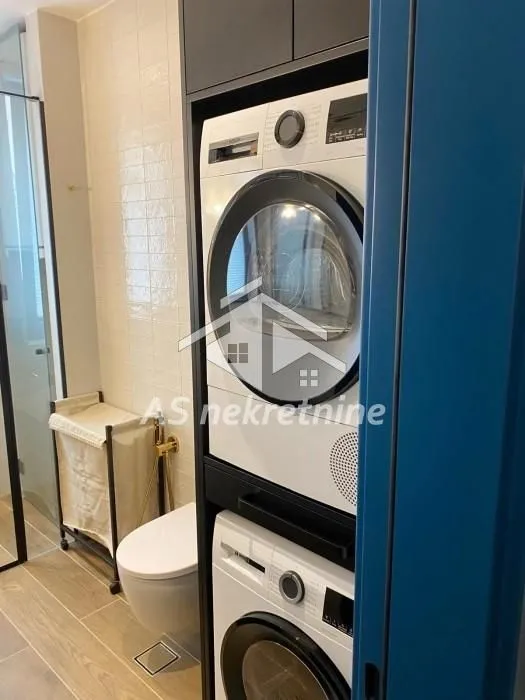 Izdavanje, dvosoban stan, 68m², Neimar, Vračar Sve Podlokacije