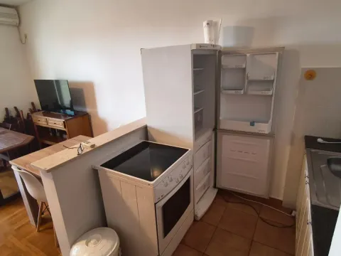 Rent, one bedroom apartment, 41m², Pržno, Budva - image 19