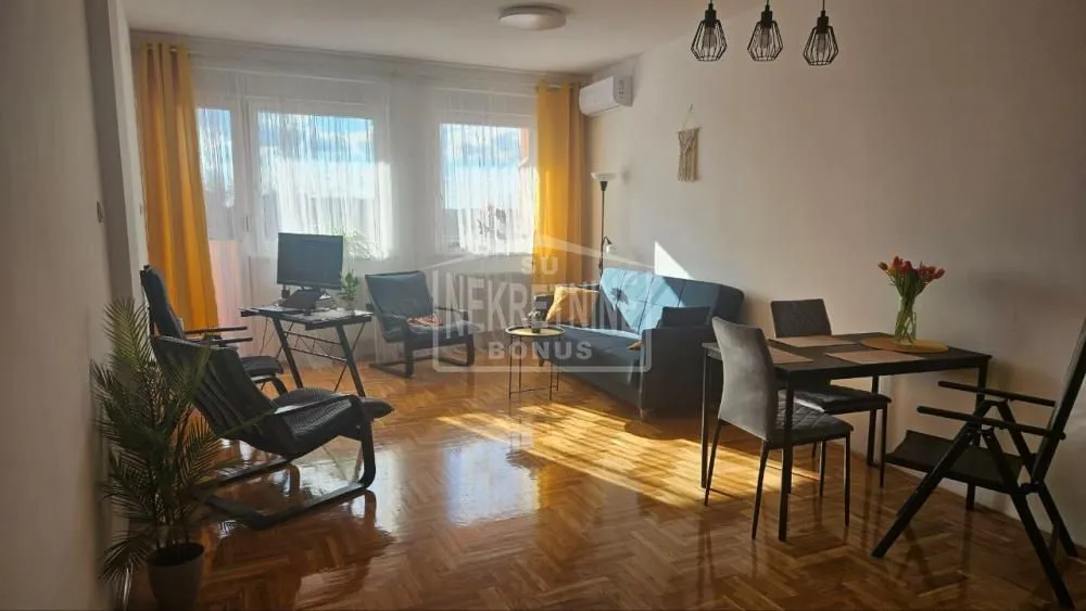 Prodaja, dvosoban stan, 54m², Bajnat, Subotica