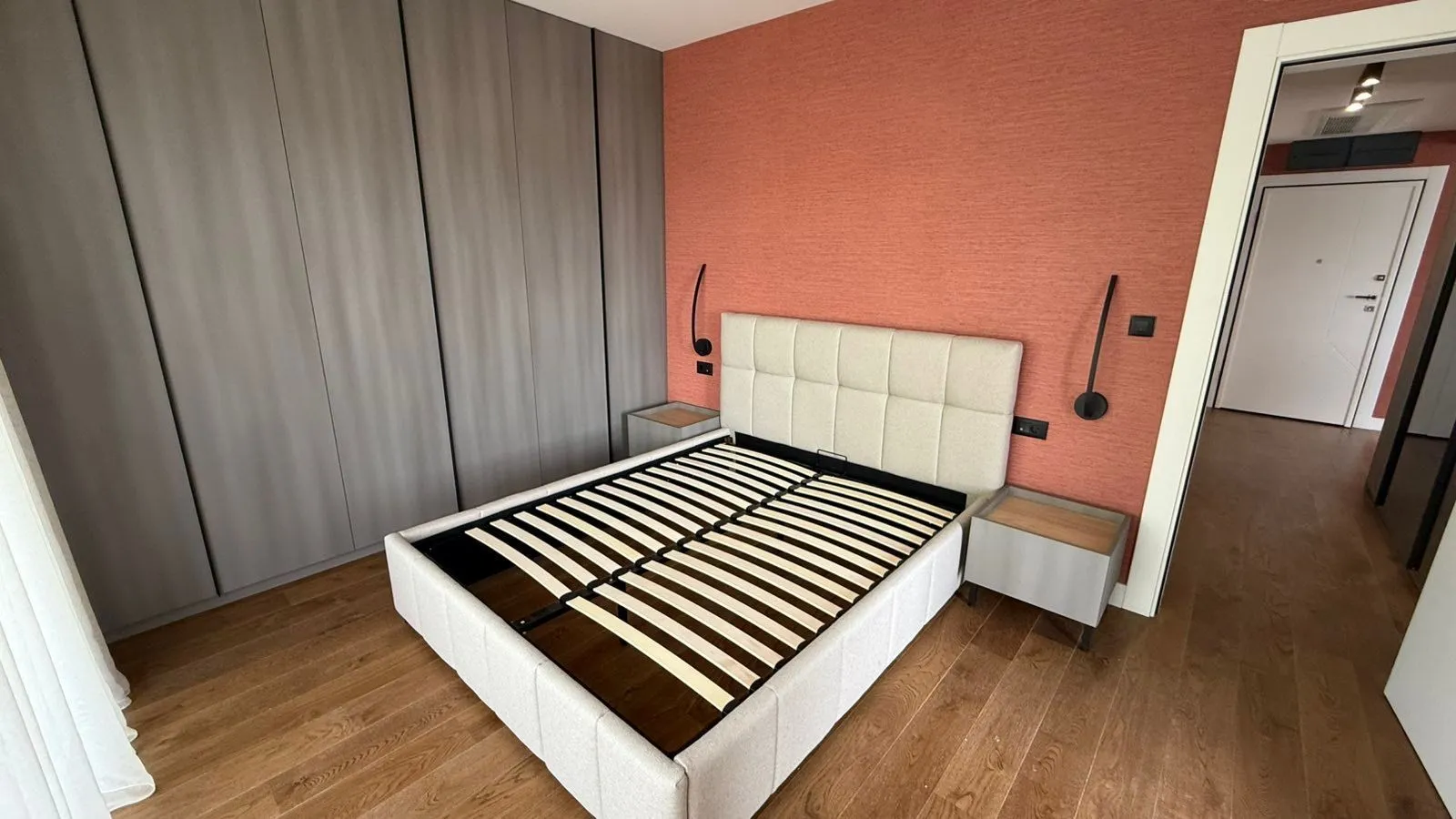 Izdavanje, dvosoban stan, 83m², Tripovići, Tivat