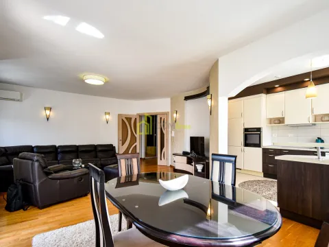 Izdavanje, trosoban stan, 120m², City Kvart, Podgorica - image 16