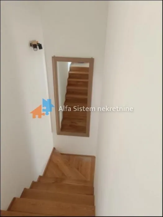 Izdavanje, trosoban stan, 77m², Autokomanda, Voždovac Sve Podlokacije