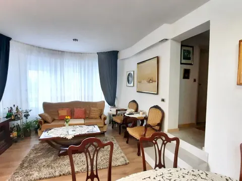 Sale, house, 363m², Zvezdara Sve Podlokacije, Beograd - image 12
