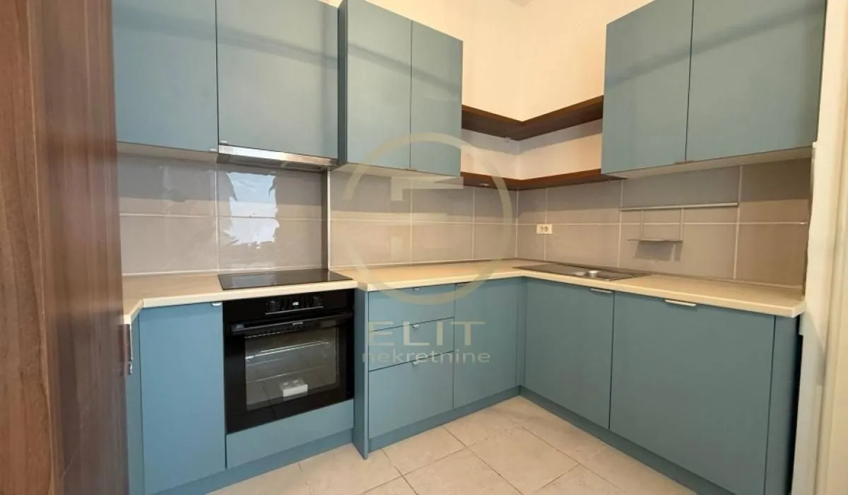 Prodaja, stan, 112m², Centar, Novi Sad