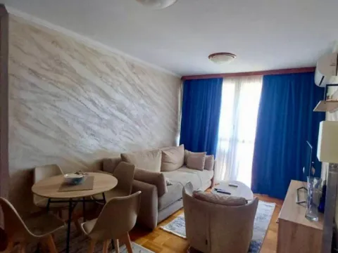 Izdavanje, jednosoban stan, 53m², Centar, Bar - image 6