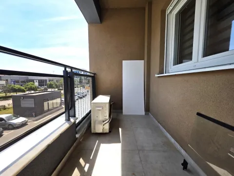 Rent, one bedroom apartment, 47m², Stari Aerodrom, Podgorica - image 11