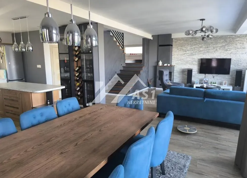 Izdavanje, kuća, 250m², Novi Majur, Petrovaradin