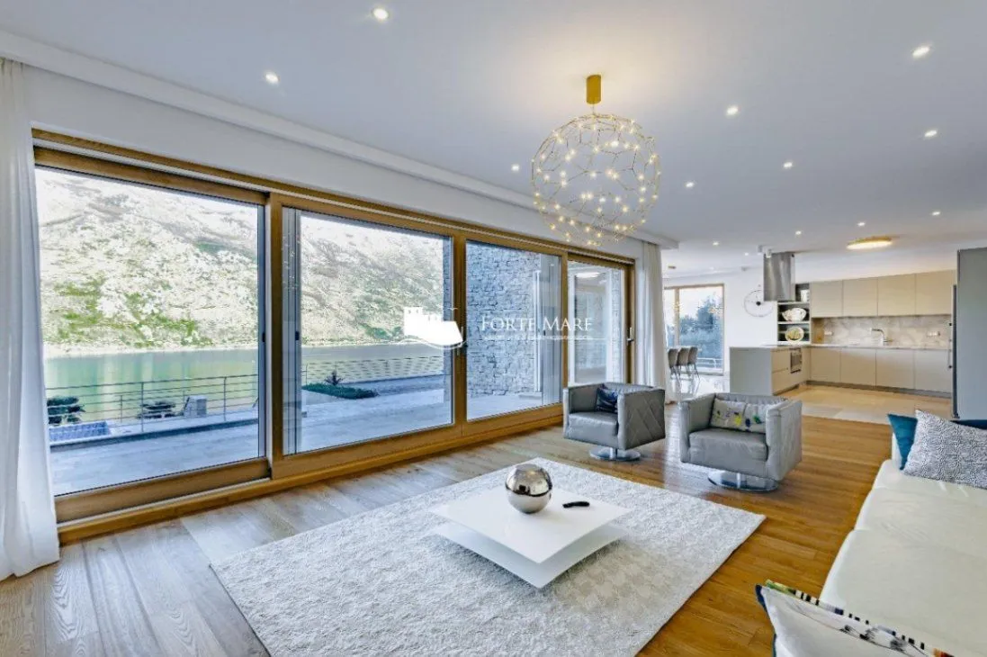 Sale, house, 359m², Stoliv, Kotor
