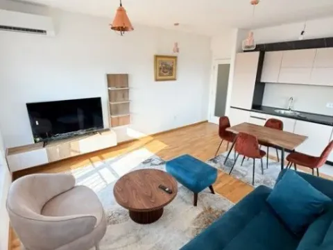 Izdavanje, dvosoban stan, 65m², Stari Aerodrom, Podgorica