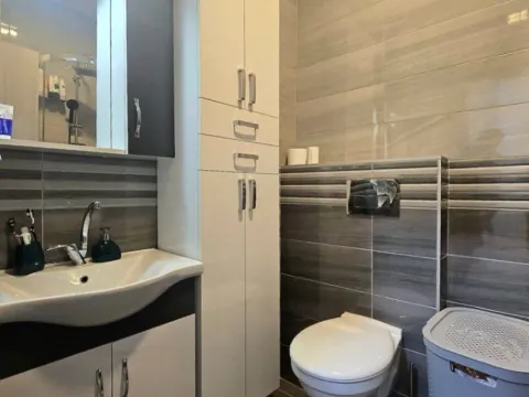 Izdavanje, jednosoban stan, 51m², Stari Aerodrom, Podgorica - image 8