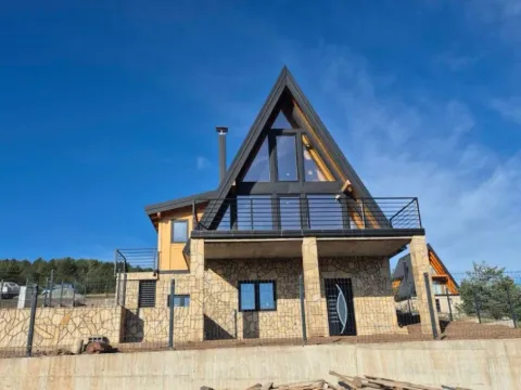 Sale, house, 176m², Zova, Zlatibor