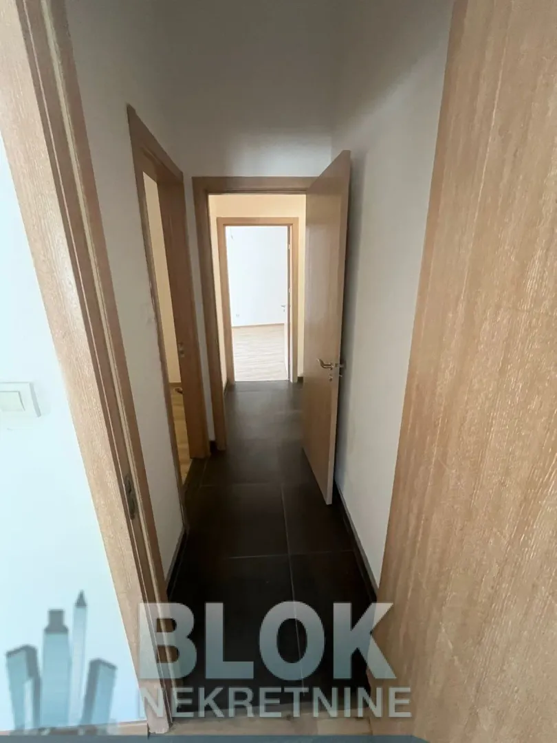 Izdavanje, dvosoban stan, 90m², Zabjelo, Podgorica