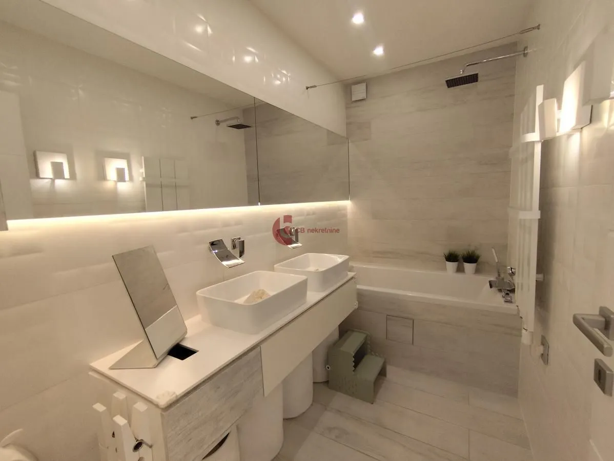 Prodaja, stan, 104m², Kertvaroš, Subotica