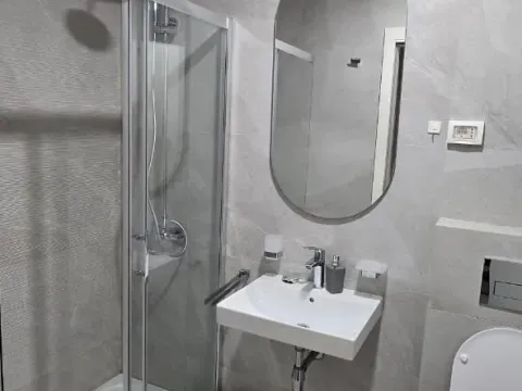 Izdavanje, jednosoban stan, 50m², Central Point, Podgorica - image 3