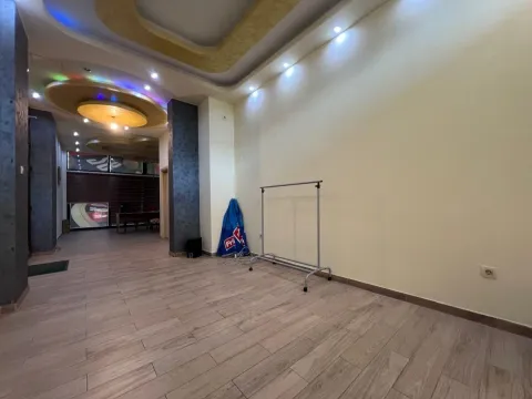 Izdavanje, poslovni prostor, 60m², Preko Morače, Podgorica - image 2