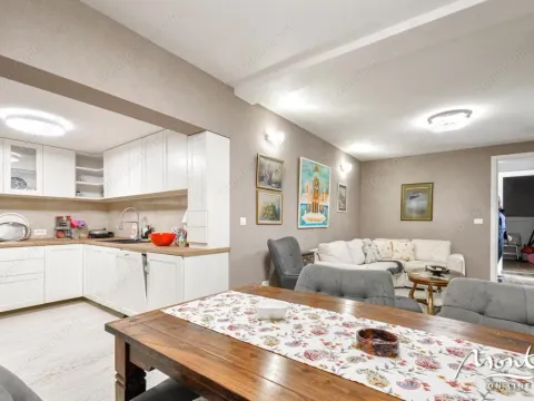 Sale, house, 240m², Tivat, Crna Gora - image 12