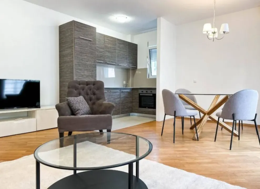 Izdavanje, jednosoban stan, 60m², Babilonija, Budva