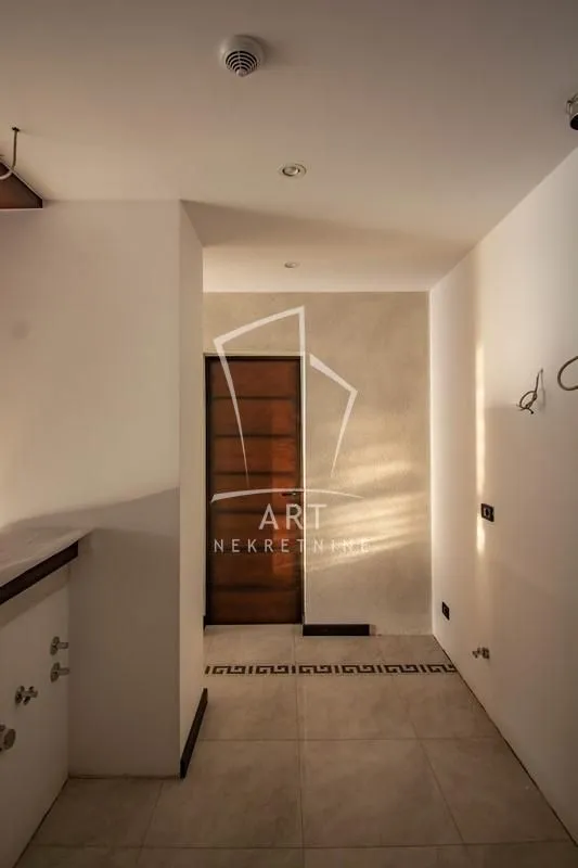 Sale, four bedroom apartment, 150m², Kalenić Pijaca, Vračar Sve Podlokacije