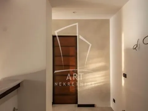 Sale, four bedroom apartment, 150m², Kalenić Pijaca, Vračar Sve Podlokacije - image 10