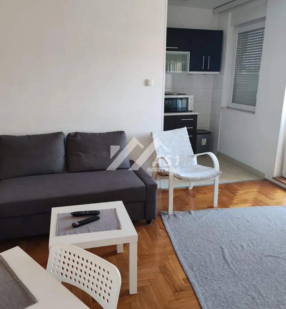 Prodaja, jednosoban stan, 36m², Bulevar patrijarha Pavla, Novi Sad Sve Podlokacije